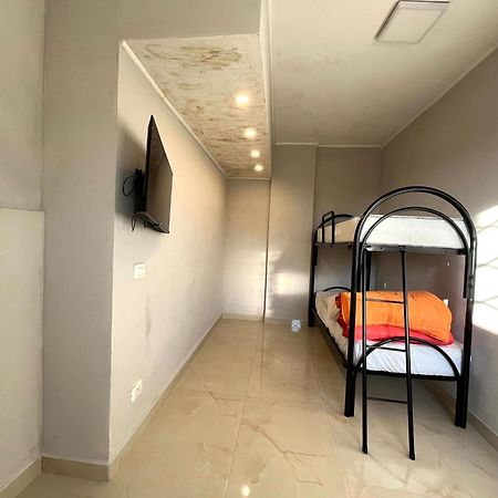 פומפיי Holiday-Caroline Apartment מראה חיצוני תמונה