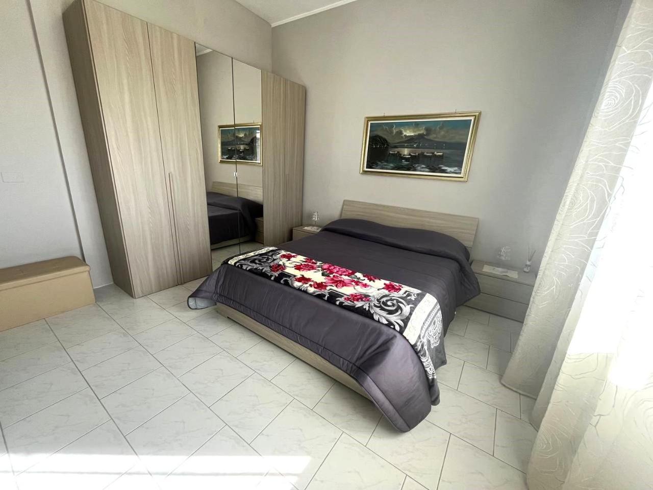 פומפיי Holiday-Caroline Apartment מראה חיצוני תמונה