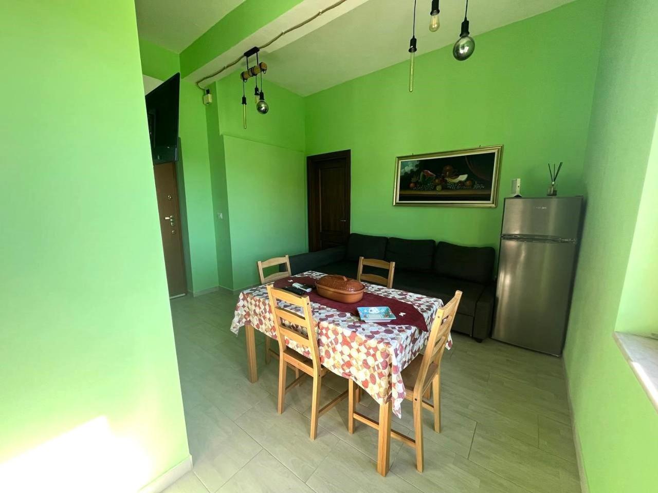 פומפיי Holiday-Caroline Apartment מראה חיצוני תמונה