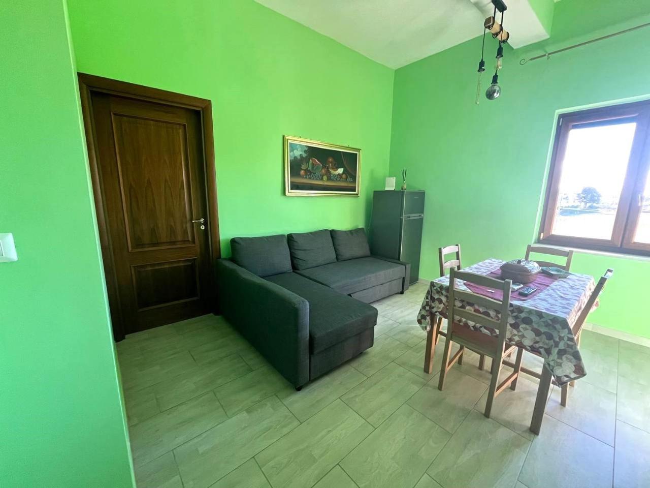 פומפיי Holiday-Caroline Apartment מראה חיצוני תמונה