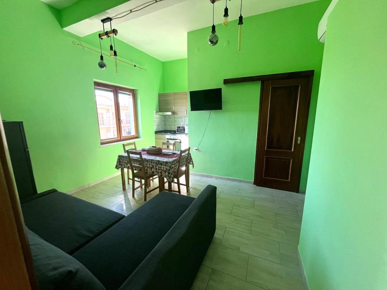 פומפיי Holiday-Caroline Apartment מראה חיצוני תמונה