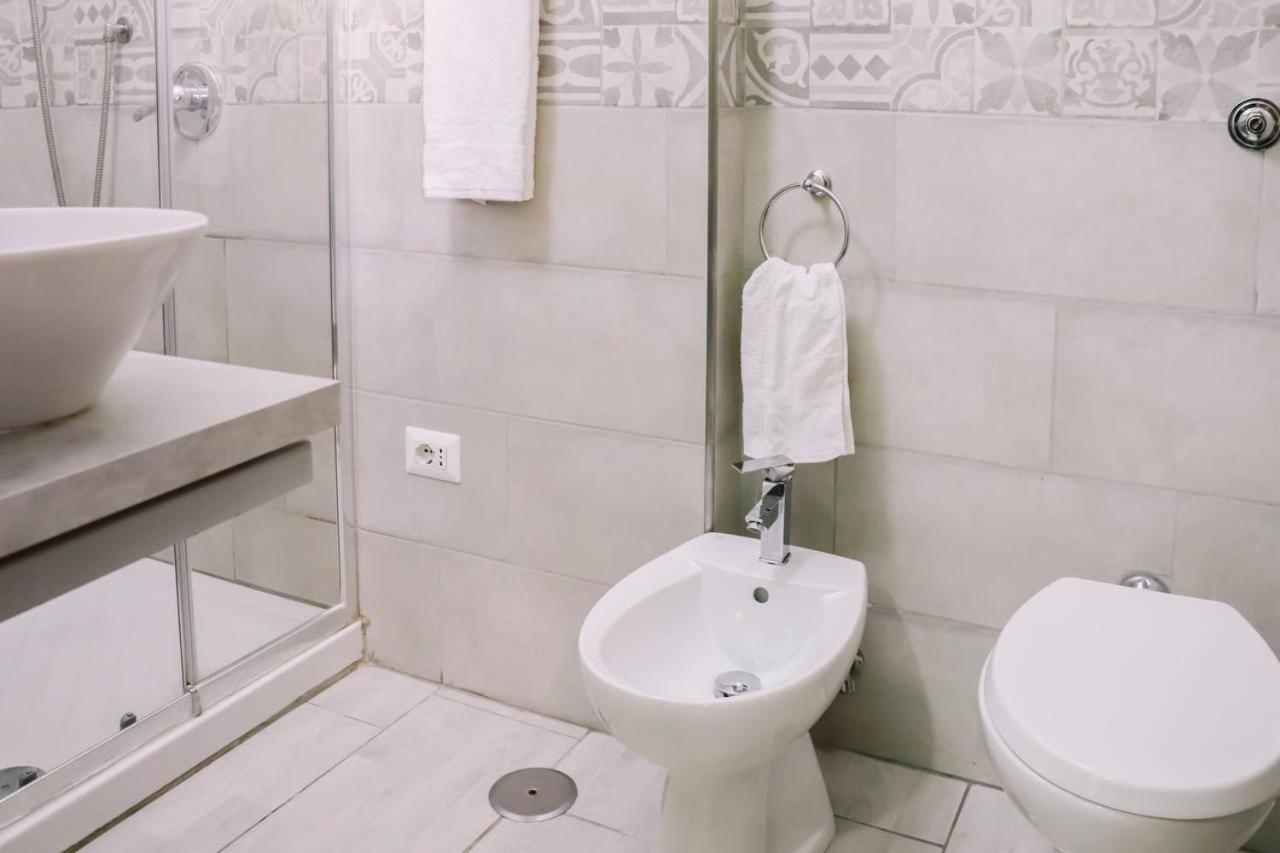 פומפיי Holiday-Caroline Apartment מראה חיצוני תמונה