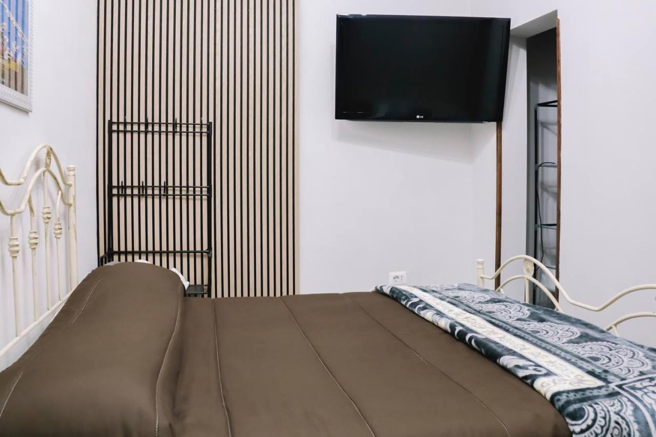 פומפיי Holiday-Caroline Apartment מראה חיצוני תמונה