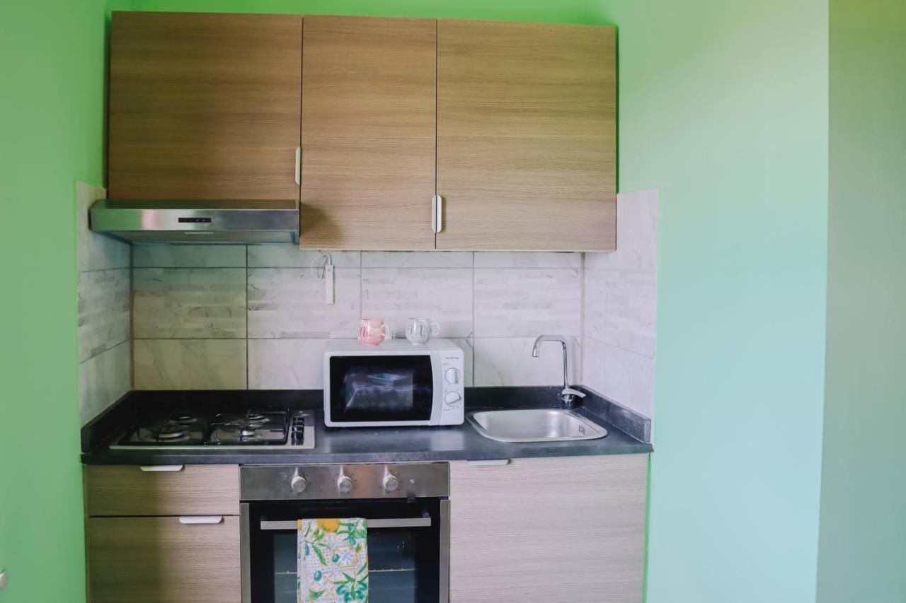 פומפיי Holiday-Caroline Apartment מראה חיצוני תמונה
