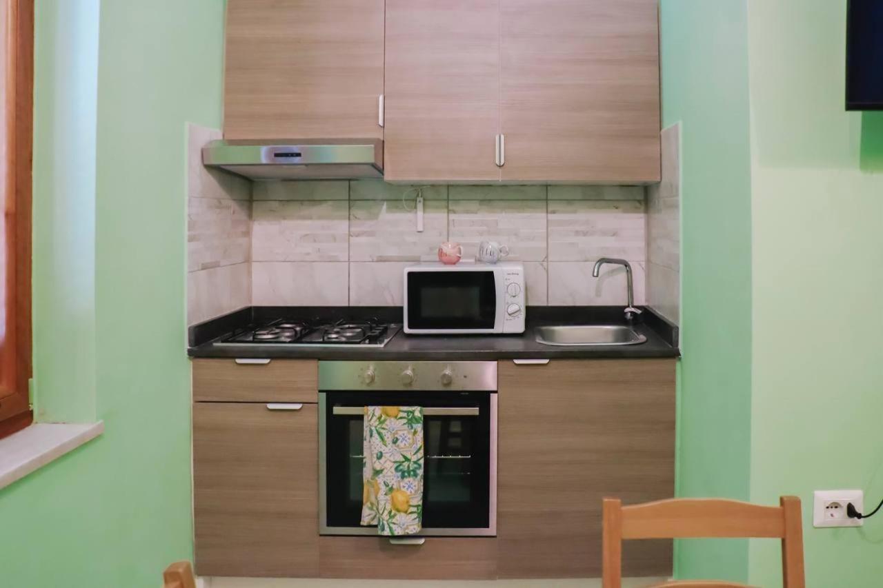 פומפיי Holiday-Caroline Apartment מראה חיצוני תמונה