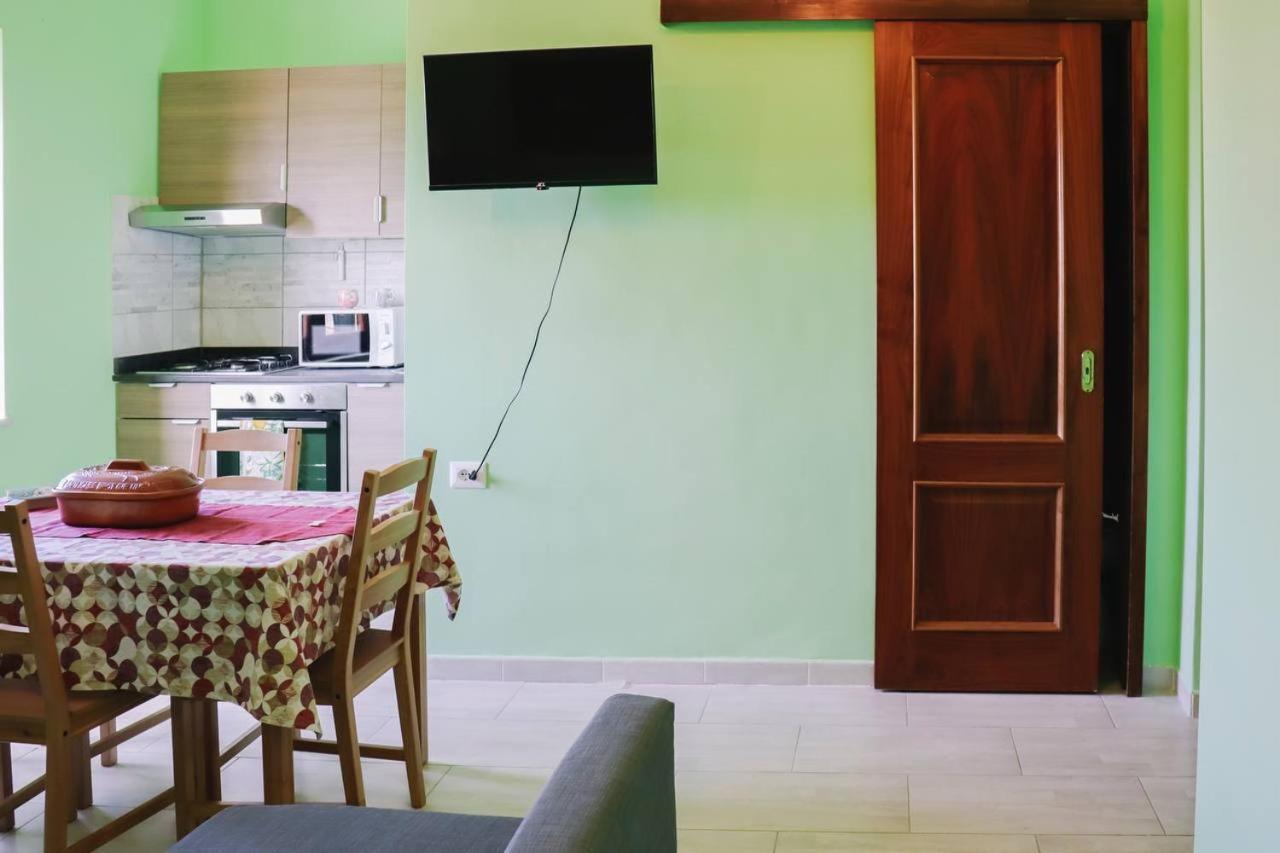 פומפיי Holiday-Caroline Apartment מראה חיצוני תמונה