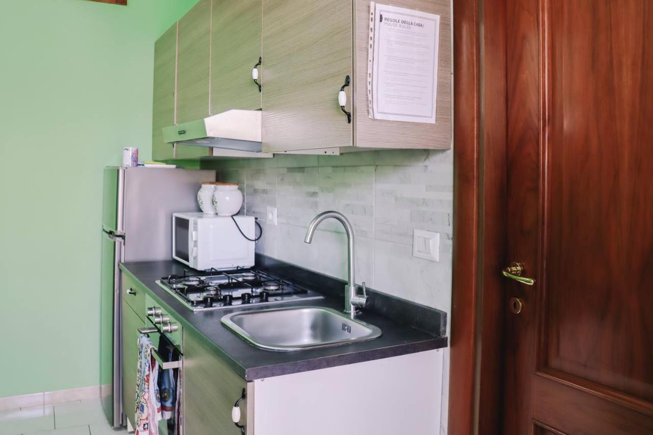 פומפיי Holiday-Caroline Apartment מראה חיצוני תמונה