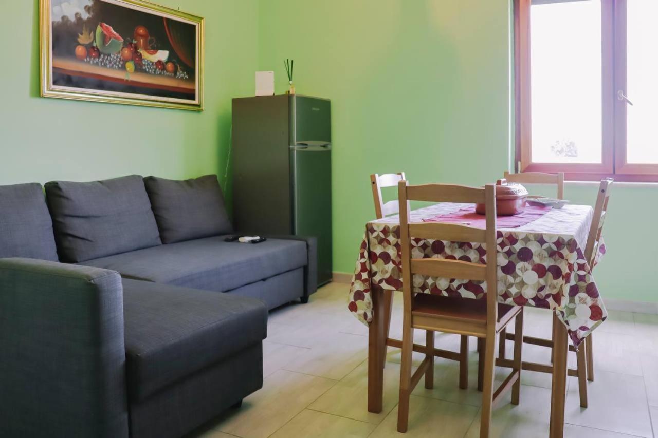 פומפיי Holiday-Caroline Apartment מראה חיצוני תמונה