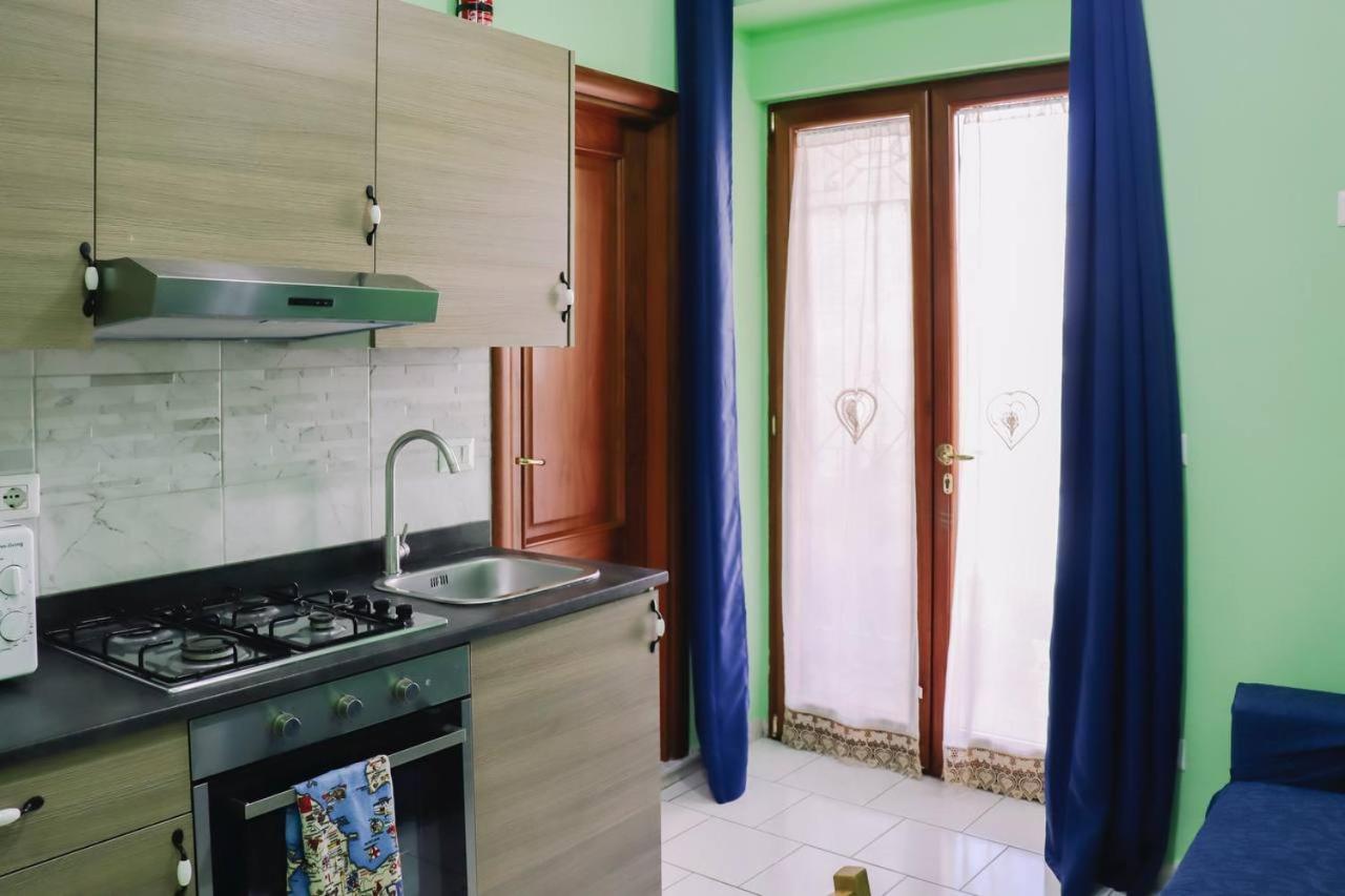 פומפיי Holiday-Caroline Apartment מראה חיצוני תמונה