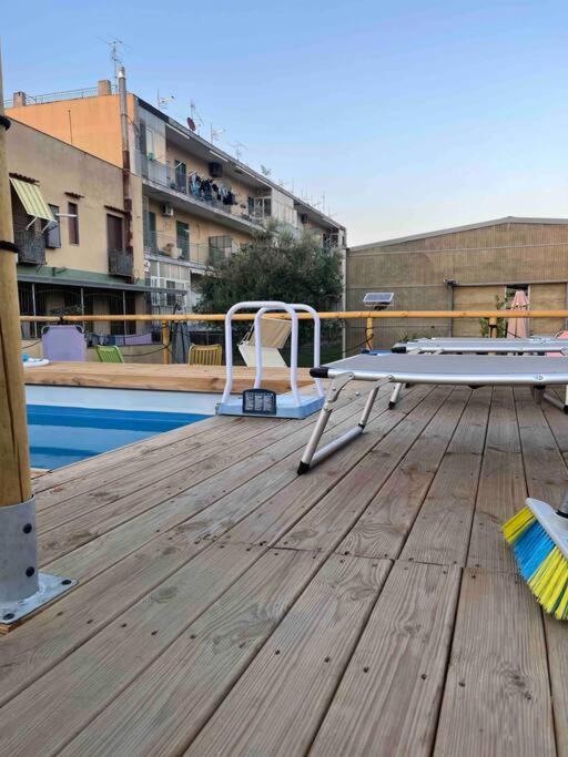 פומפיי Holiday-Caroline Apartment מראה חיצוני תמונה