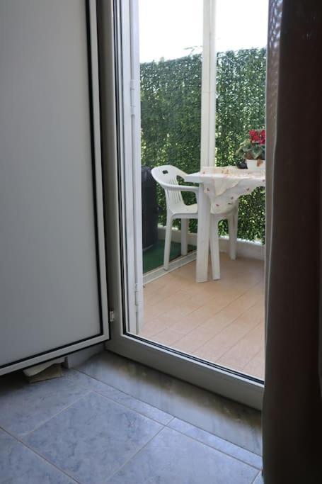 פומפיי Holiday-Caroline Apartment מראה חיצוני תמונה