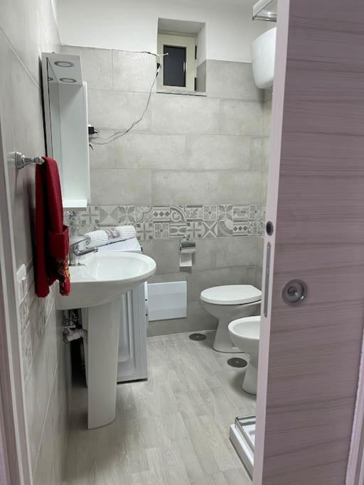 פומפיי Holiday-Caroline Apartment מראה חיצוני תמונה